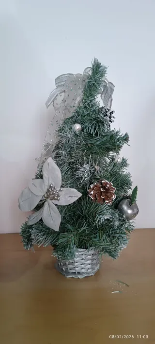 Piccolo Albero Natale Decorato Argento