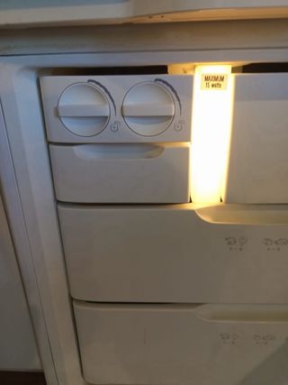 Frigorífico Samsung 180×82×70 con dispensador