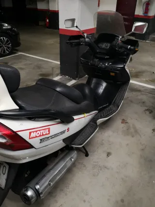 Suzuki Burgman 250 Maxi Scooter