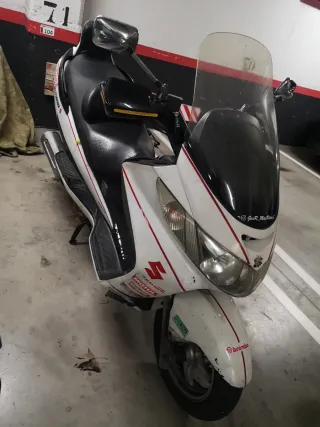 Suzuki Burgman 250 Maxi Scooter