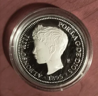 Moneda 1895 Niño Por la Gracia de Dios