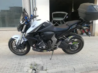 Honda CB 1000 R Negra y Blanca