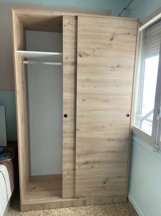 Armario puertas correderas madera