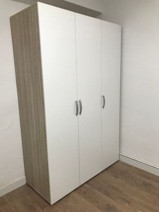 Armario puertas correderas madera