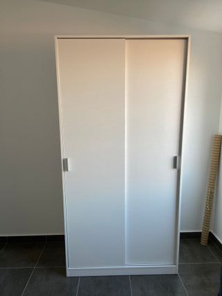 Armario puertas correderas madera