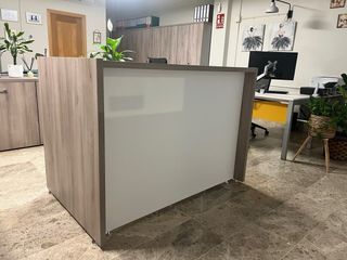 Mostrador de recepción madera y metal