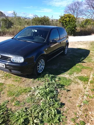 Volkswagen Golf 2003