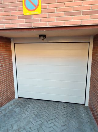 Puerta de garaje automática