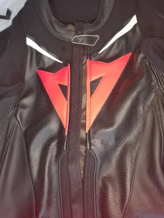 Mono Dainese Negro/Rojo Moto Deportiva talla 27