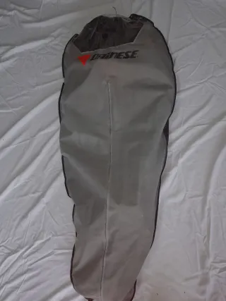 Mono Dainese Negro/Rojo Moto Deportiva talla 27