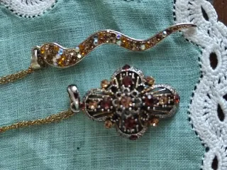 Set 2 collane vintage ciondoli croce e serpente