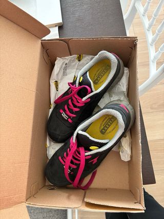 Botas de trabajo Diadora Mujer Negras y Rosas