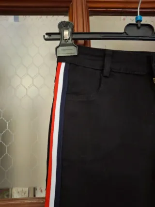 Pantaloni donna neri con banda laterale