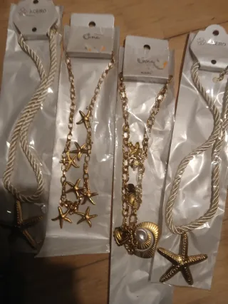 Collares con estrellas de mar y caracolas nuevos