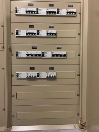 Electricista Lampista a domicilio