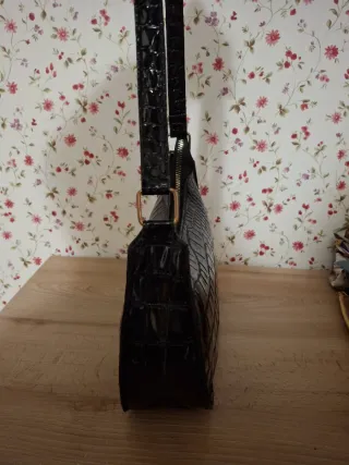 Borsetta donna nera effetto coccodrillo