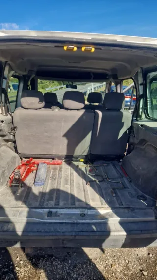 Ford E-Tourneo Courier 2005