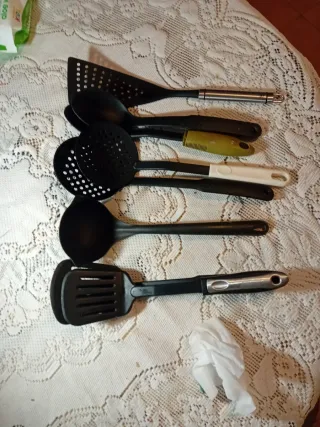 8 Utensilios Cocina Negro y Plata