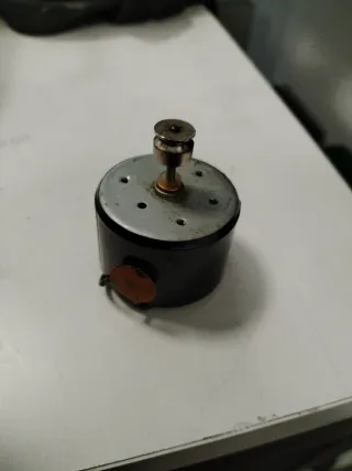 Motor Sanyo RM-11 para Giradiscos Vintage - Origin