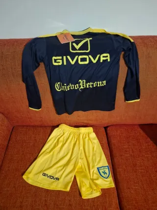 Kit Calcio Chievo Verona Givova taglia 2XS