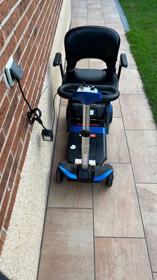 Escooter eléctrico plegable azul