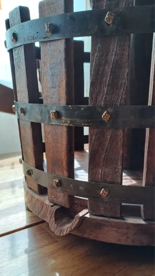 PRENSA RUSTICA DE MADERA / BOTELLERO