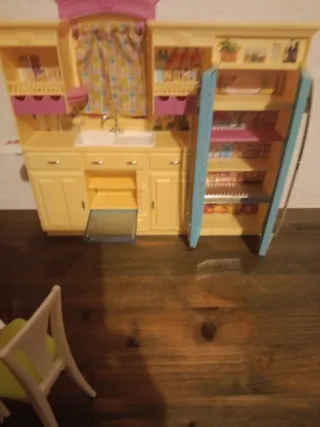Cucina e tavolo Barbie