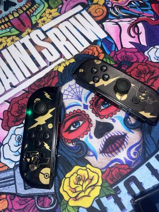 Nintendo Switch Edición Pokémon Negra y Dorada