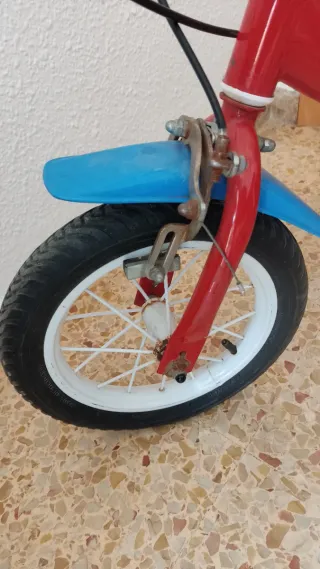 Bicicleta Infantil Paw Patrol Roja y Azul