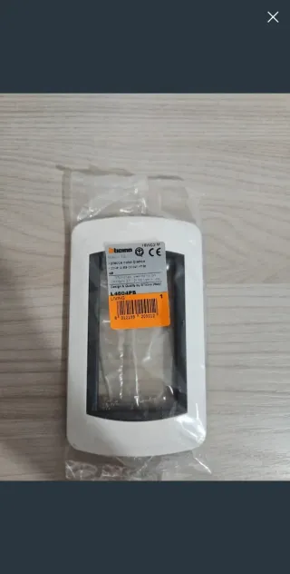 Placca Bticino L4804PB Living Bianco.