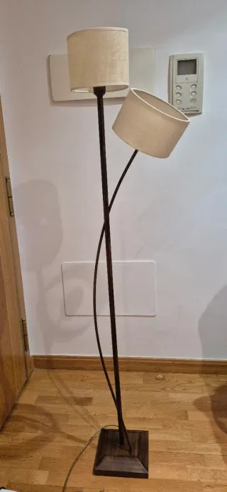 Lámpara de mesa y pie cristal y metal