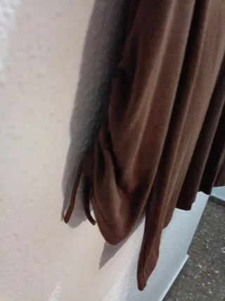 Blusa marrón con escote en V