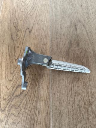 Estribera trasera derecha Yamaha XMAX