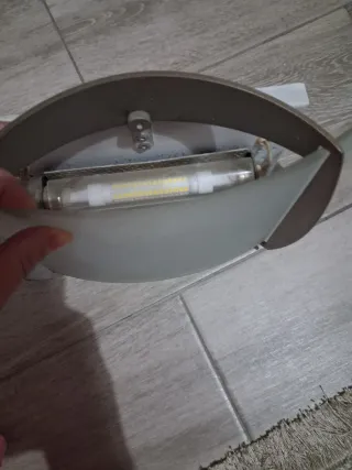 Lámpara de pared moderna cristal y metal