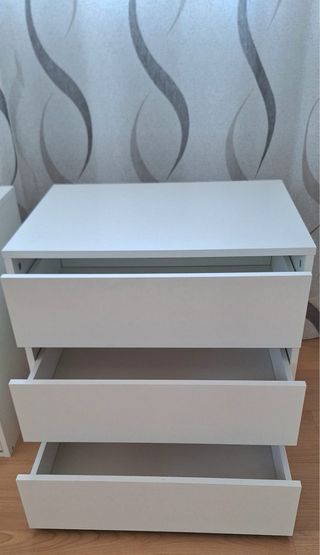 Muebles cajonera blanco y beige