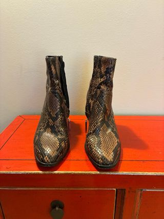 Botines tacón Zara piel serpiente T37