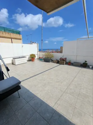 1er Piso en la Llantia con terraza de 70 metros