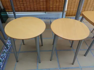 Conjunto de mesa + sillas + taburetes