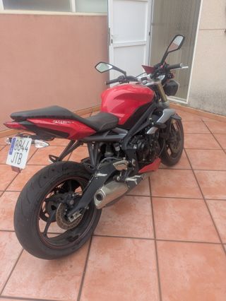 Triumph Street Triple 95 CV ABS