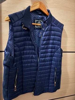 Chaleco azul acolchado