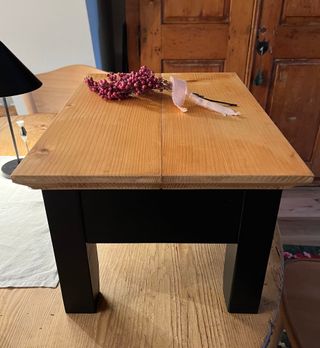 Tavolino in legno fatto a mano