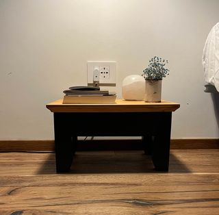 Tavolino in legno fatto a mano