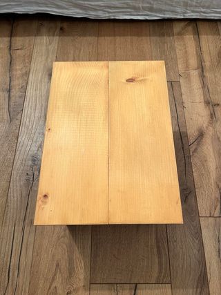 Tavolino in legno fatto a mano