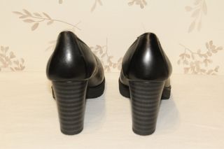 Zapatos de tacón negros