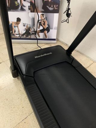 Cinta de correr Norditrack T Series 5 exposición