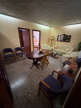 Se vende piso por mercadona