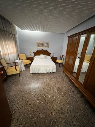 Se vende piso por mercadona