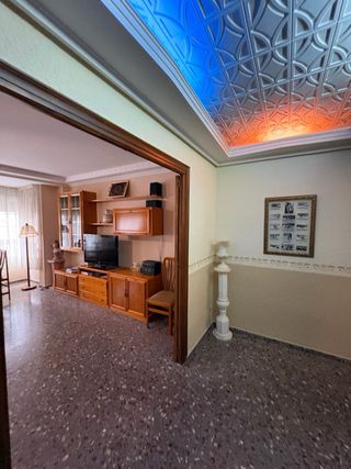 Se vende piso por mercadona