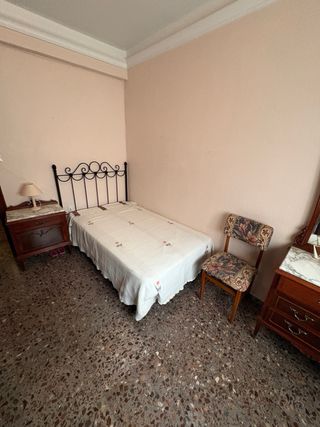 Se vende piso por mercadona