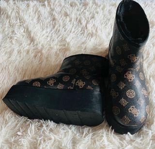 Botines Guess Marrones y Negros